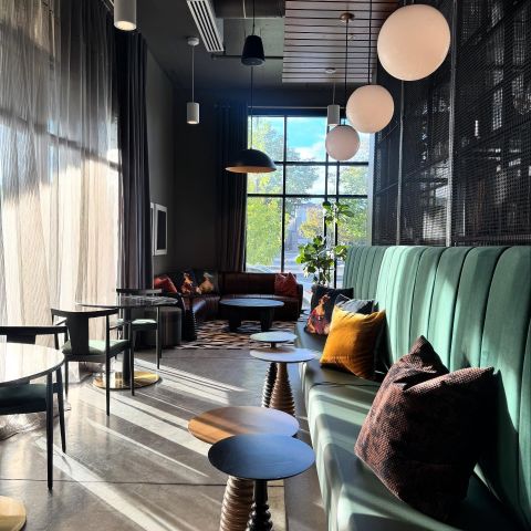 Average? Never heard of her. 
#local #boise #apartments #livelocal #localboise #boiseidaho #downtownliving #apartmenttherapy